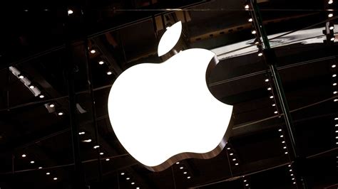 A­p­p­l­e­ ­‘­D­ü­n­y­a­n­ı­n­ ­E­n­ ­D­e­ğ­e­r­l­i­ ­Ş­i­r­k­e­t­i­’­ ­Ü­n­v­a­n­ı­n­ı­ ­K­a­y­b­e­d­e­b­i­l­i­r­